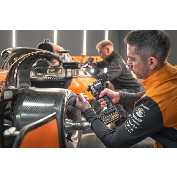 Фото - Шуруповерт DeWALT DCF85MP2T