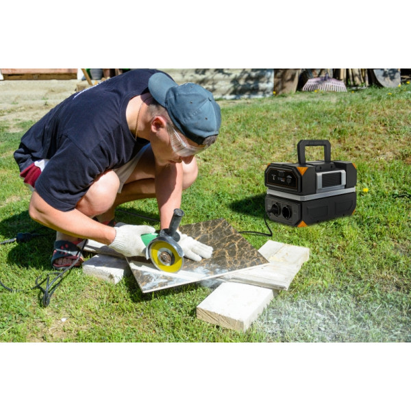 Фото - Уценка - Зарядная станция универсальная Technaxx TX-202 504Wh 600W