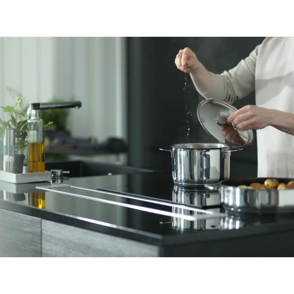 Фото - Сковорода універсальна Fiskars All Steel 28 см (1023761)