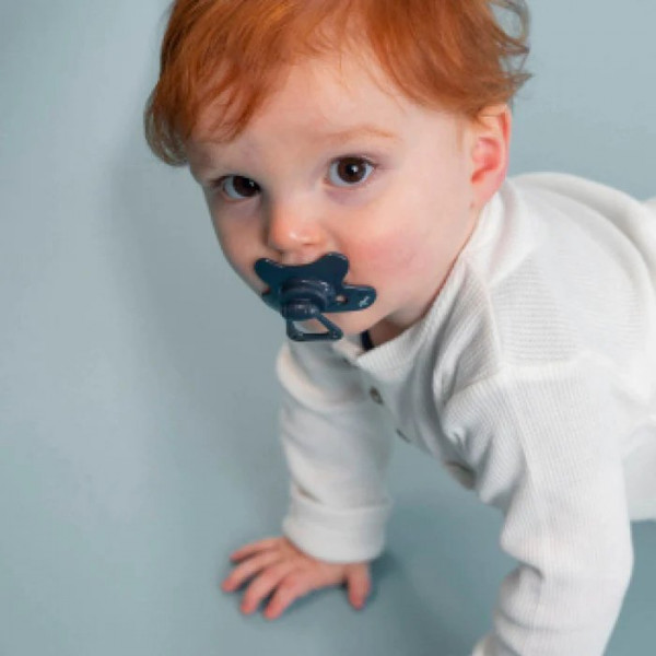 Фото - Симметричная пустышка Difrax Natural Uni UN804 Raspberry