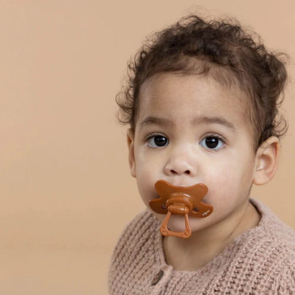 Фото - Симетрична пустушка Difrax Natural Uni UN803 Wildberry