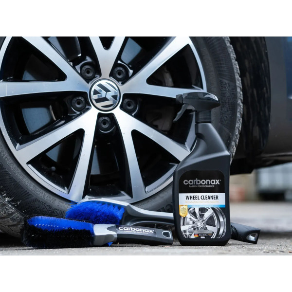 Фото - Очиститель для авто Carbonax для колес и шин Wheels & Tyres Cleaner 720 мл (103)
