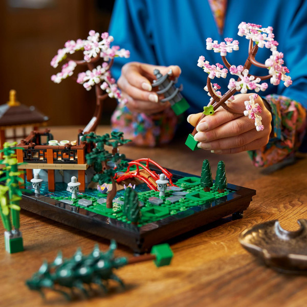 Фото - Конструктор LEGO Icons Тихий сад (10315)