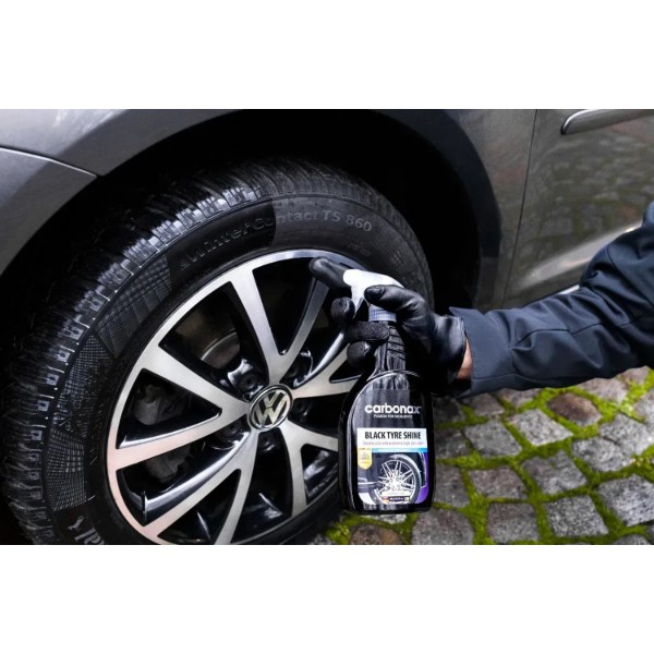 Фото - Средство для шин Carbonax Black Tyre Shine 720 мл (104)