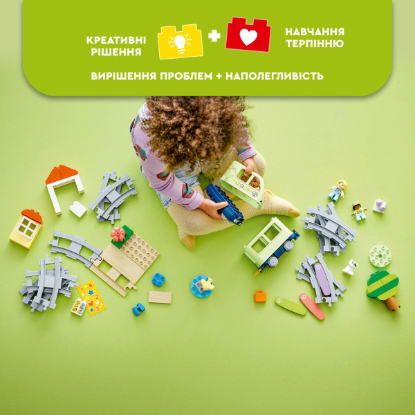 Фото - Конструктор LEGO DUPLO Town Інтерактивний пригодницький потяг (10427)