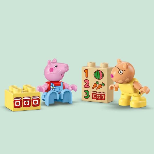 Фото - Конструктор LEGO DUPLO Peppa Pig Трактор и рынок (10468)