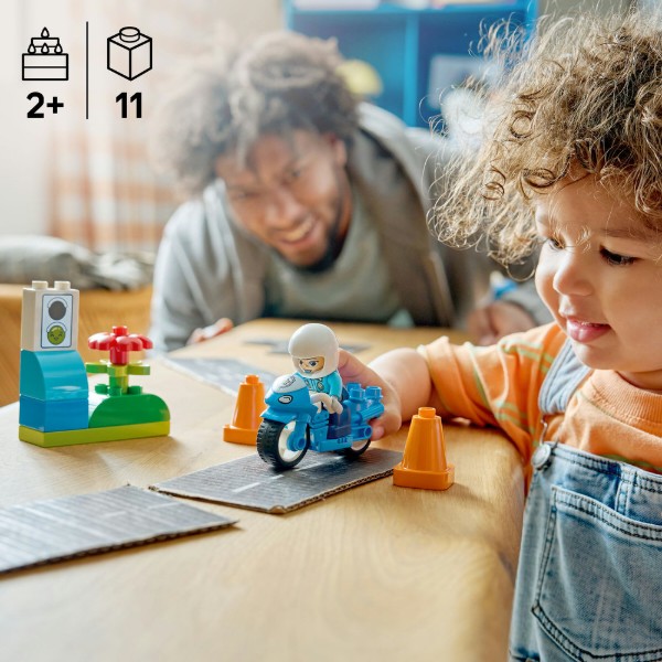 Фото - Конструктор LEGO  DUPLO Town Синій поліцейський мотоцикл (10471)