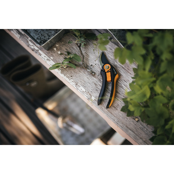 Фото - Ножницы садовые Fiskars Plus SmartFit P541 (1057169)