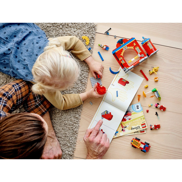 Фото - Конструктор LEGO Mickey and Friends Пожежна частина і машина Міккі і його друзів (10776)