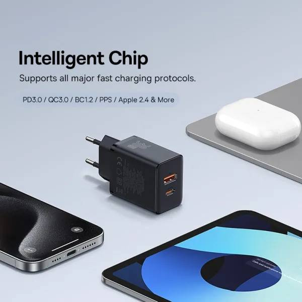 Фото - Сетевое зарядное устройство Baseus Cube Fast Charger C+U 30W EU Cluster Black (P10111404113-00)