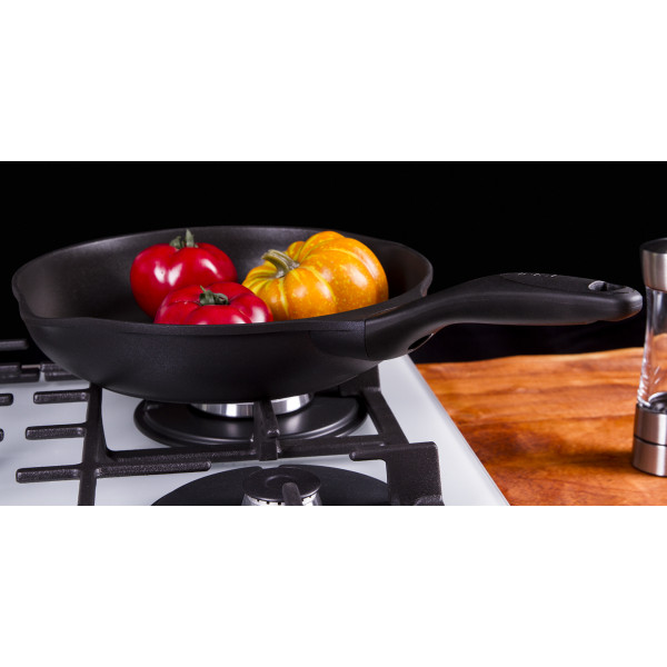 Фото - Сковорода универсальная Tefal H1180684 Gusto 28 см