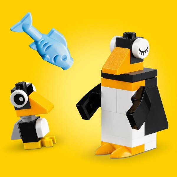 Фото - Конструктор LEGO Classic Навколо світу (11015)