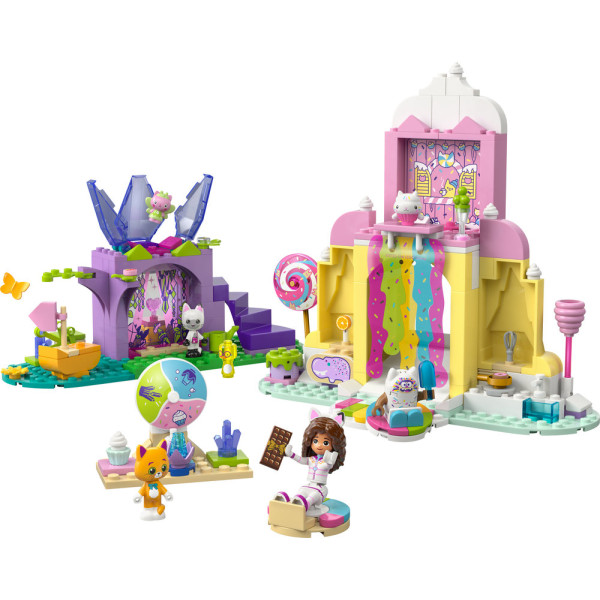 Фото - Конструктор LEGO Gabby's Dollhouse Гора солодощів і сад Кітті (11205)
