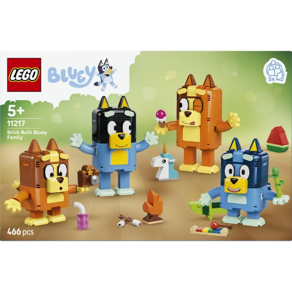 Фото - Конструктор LEGO  Bluey Сім'я Блуї з кубиків (11217)
