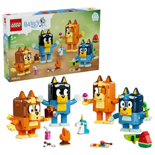 Фото - Конструктор LEGO  Bluey Сім'я Блуї з кубиків (11217)