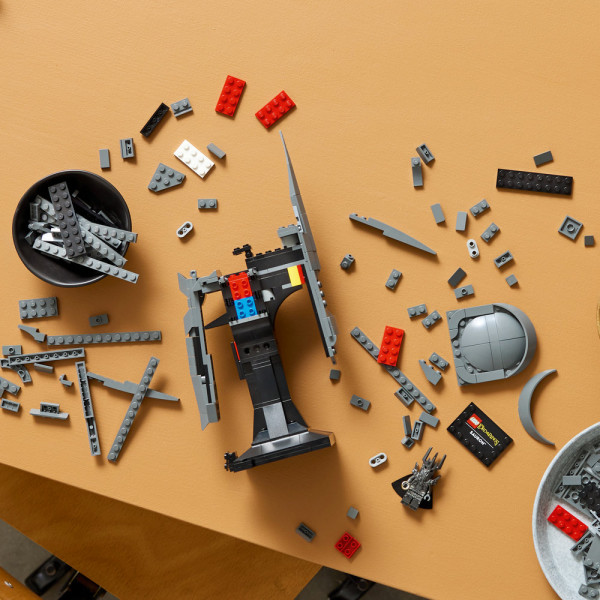 Фото - Конструктор LEGO Icons Обладатель колец: шлем Саурона (11373)