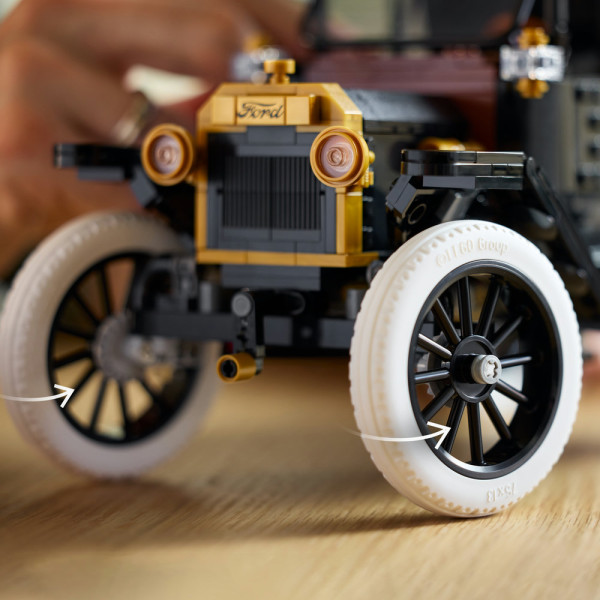Фото - Конструктор LEGO Icons Ford Model T (11376)