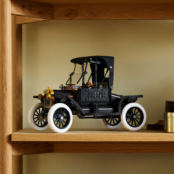 Фото - Конструктор LEGO Icons Ford Model T (11376)