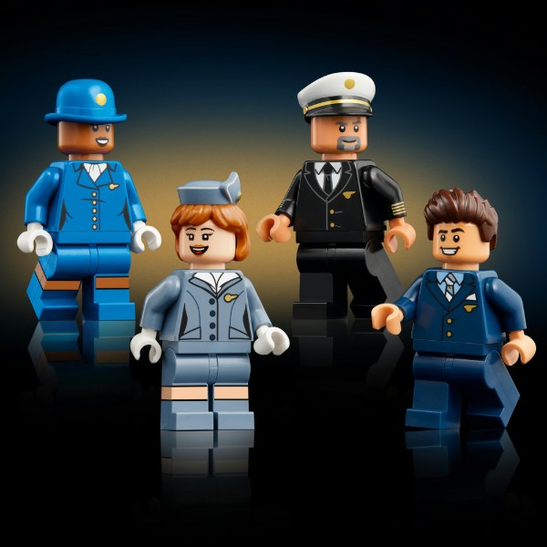 Фото - Конструктор LEGO Icons Пассажирский самолет Douglas™ DC-3™ PAN AM® (11378)