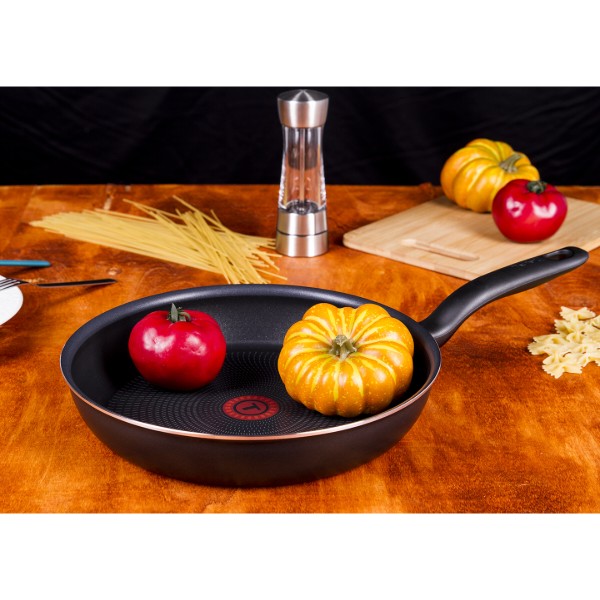 Фото - Сковорода универсальная Tefal C3550602 Evidence 28 см