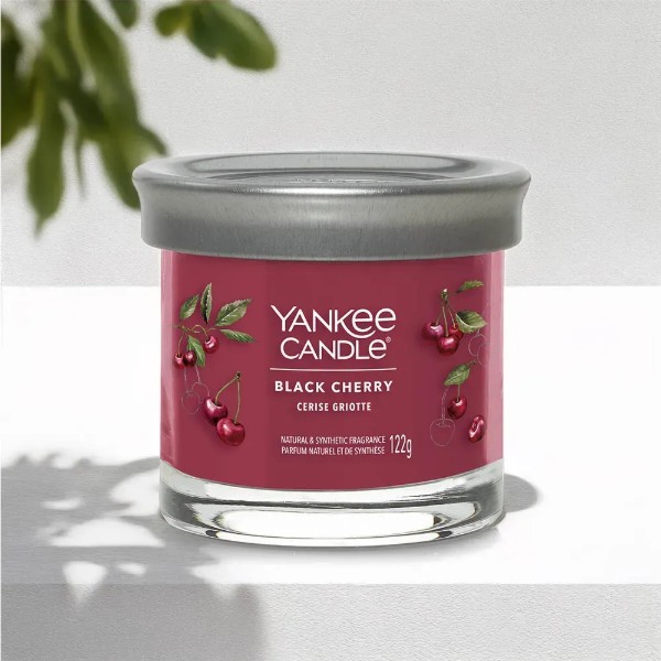 Фото - Свеча стекло Yankee Candle Small Black Cherry (Черная Вишня) 122 г (1744738E)
