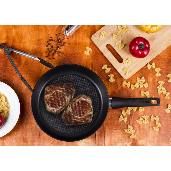 Фото - Сковорода универсальная Tefal C6940602 Chefs 28 см