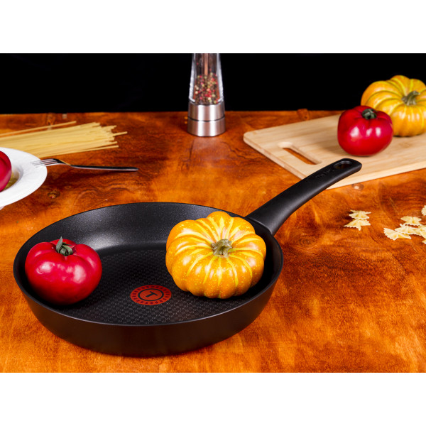 Фото - Сковорода универсальная Tefal C6940602 Chefs 28 см