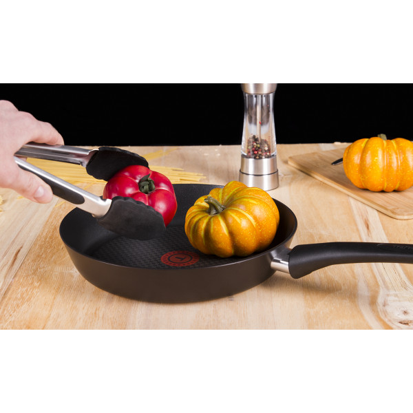 Фото - Сковорода універсальна Tefal C6940502 Chefs 26 см