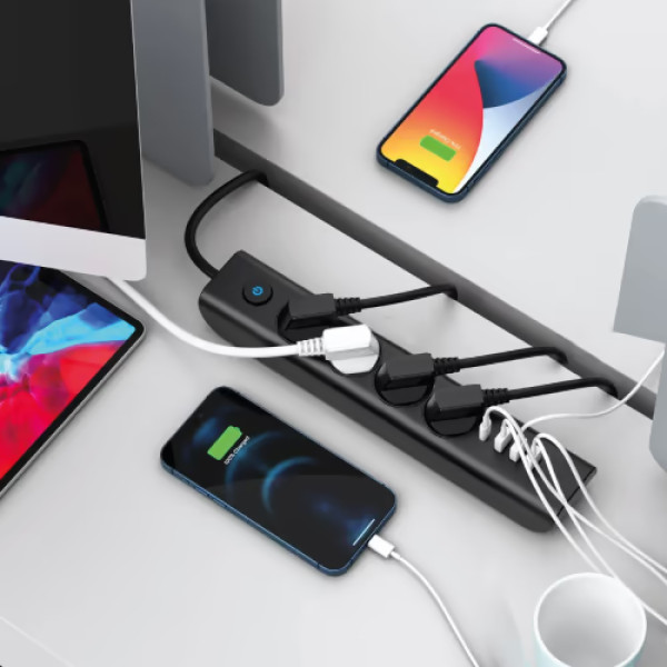 Фото - Мережевий фільтр Ultra PB70431 (4 роз., 3 USB, 1 Type-C, 2,5м) Чорний