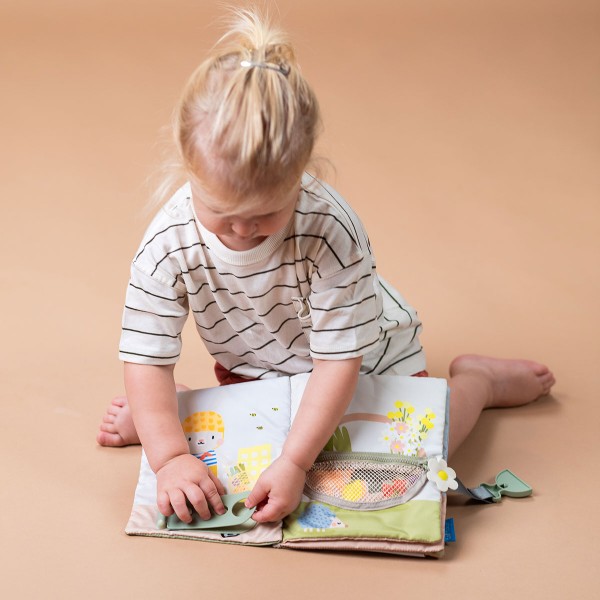 Фото - Книжка-іграшка Taf Toys Садок у місті - БІЗИБУК ЗАЙЧОНКА (13355)