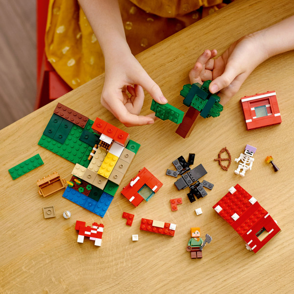 Фото - Конструктор LEGO Minecraft Грибной дом (21179)