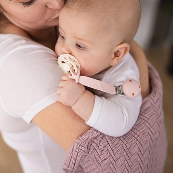 Фото - Тримач пустушок BabyOno силіконовий з кліпсою (рожевий) (1469/01)