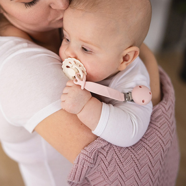 Фото - Тримач пустушок BabyOno силіконовий з кліпсою (бежевий) (1469/03)