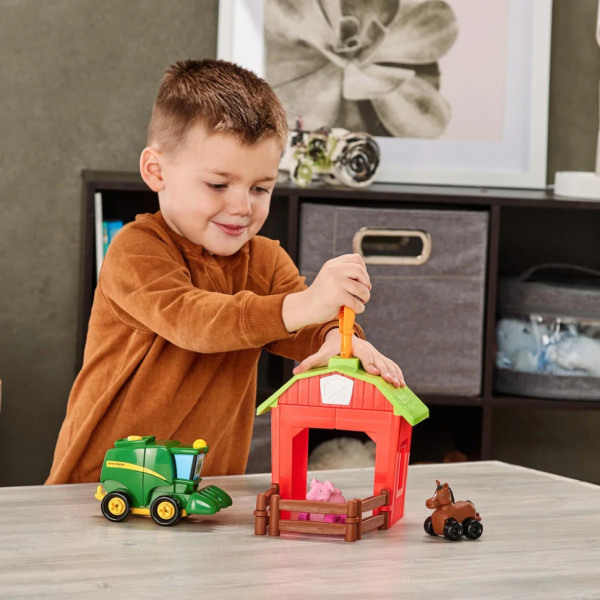 Фото - Пластиковий конструктор John Deere Kids Збери трактор із загоном (47210)
