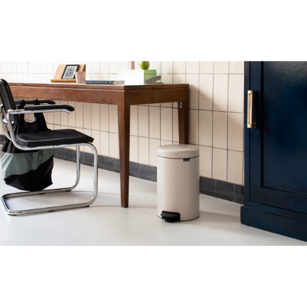 Фото - Бак для мусора с педалью Brabantia 12 л 149924