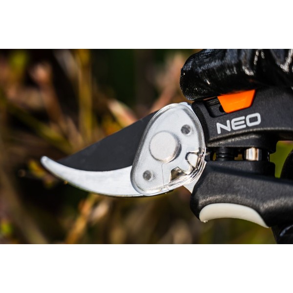 Фото - Секатор Neo Tools 200 мм (15-204)