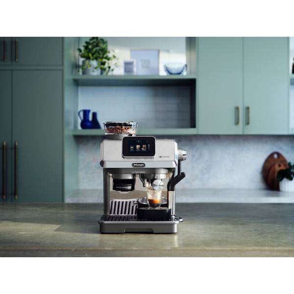 Фото - Кофеварка рожковая Delonghi EC9455.M La Specialista Touch