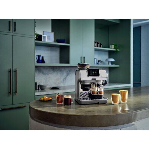 Фото - Кофеварка рожковая Delonghi EC9455.M La Specialista Touch