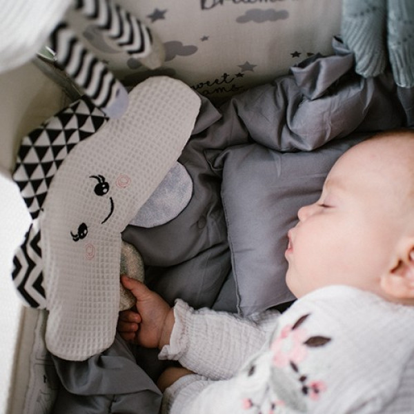 Фото - Брязкальце BabyOno Обіймашка з шурхотінням Хмаринка (1534)