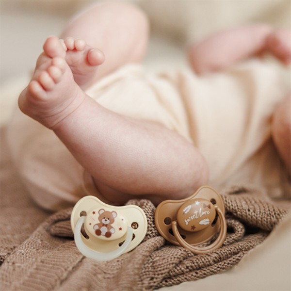 Фото - Анатомическая пустышка BabyOno 0-6 мес. бежевая/коричневая (1670/01)