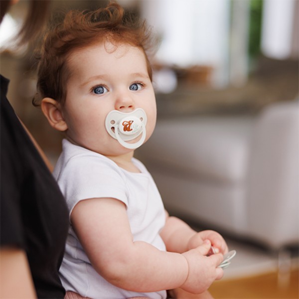 Фото - Анатомическая пустышка BabyOno 6-18 мес. бежевая/зеленая (1670/02)
