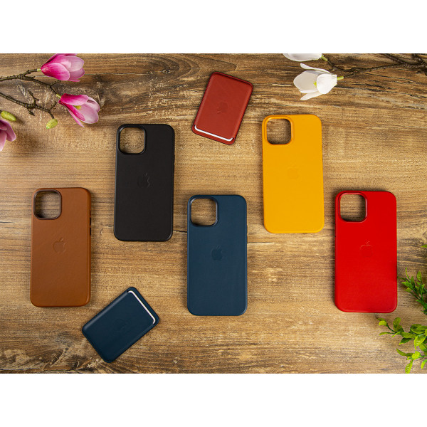 Фото - Чехол для смартфона Apple Leather Case with MagSafe - (PRODUCT)RED iPhone 12 Pro Max (MHKJ3)