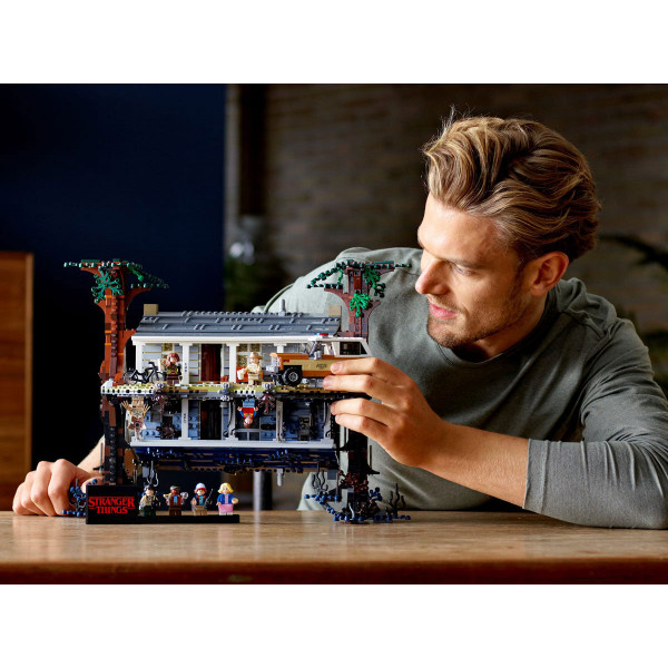 Фото - Конструктор LEGO Stranger Things Вверх тормашками (75810)