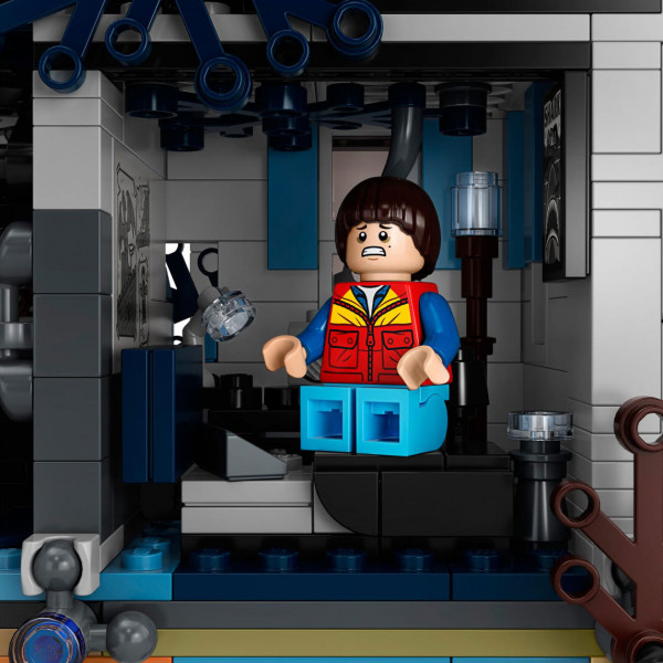 Фото - Конструктор LEGO Stranger Things Вверх тормашками (75810)