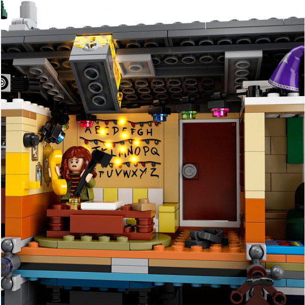 Фото - Конструктор LEGO Stranger Things Вверх тормашками (75810)