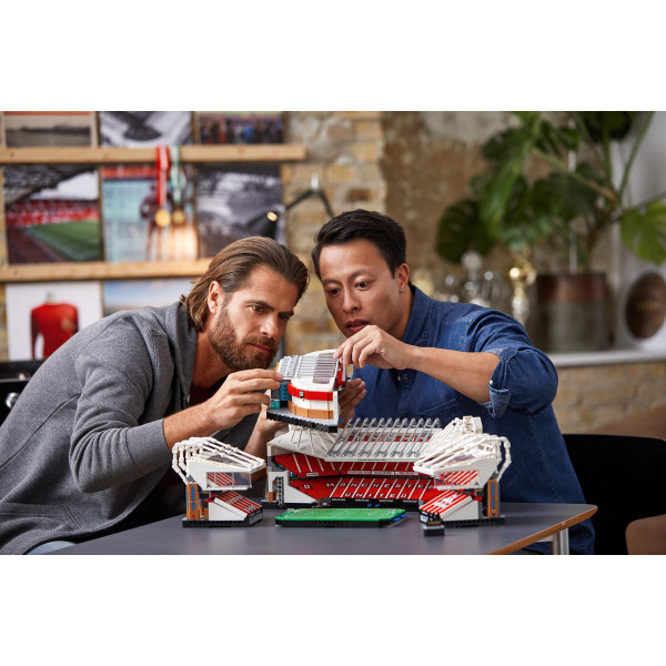 Фото - Конструктор LEGO Creator Стадіон Олд Траффорд Манчестер Юнайтед (10272)