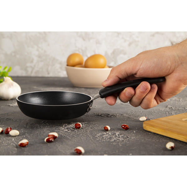 Фото - Сковорода універсальна Tefal B5670053 Simply Clean 12 см