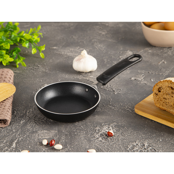 Фото - Сковорода універсальна Tefal B5670053 Simply Clean 12 см