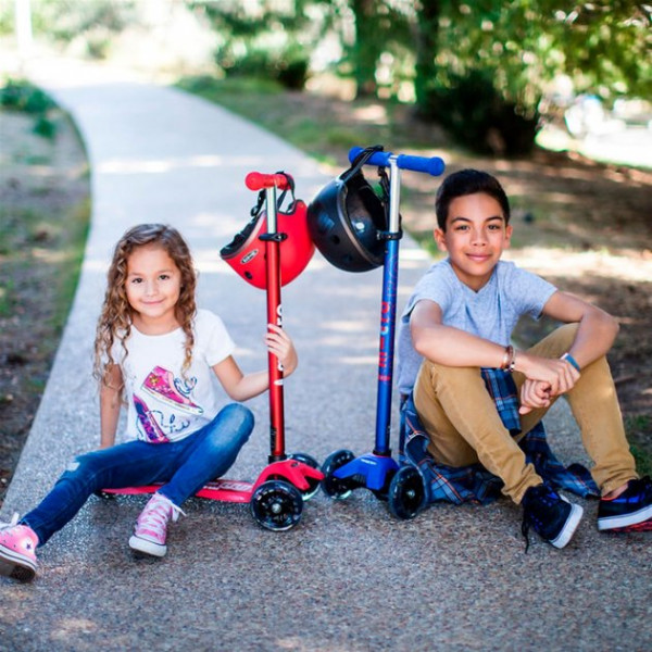 Фото - Триколісний самокат Micro "Maxi Deluxe LED" - РОЖЕВИЙ (складний, до 50 кг, триколісний, світло)