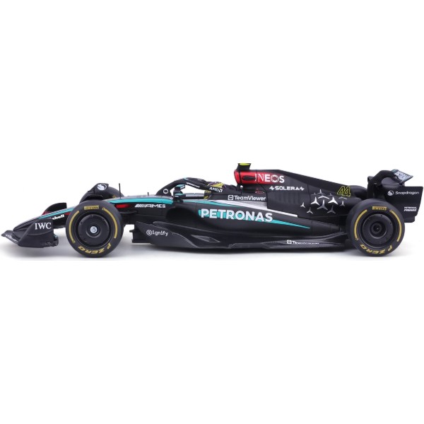 Фото - Коллекционная машинка 1:24 Bburago MERCEDES-AMG F1 W15 PETRONAS (2024) (18-28515)